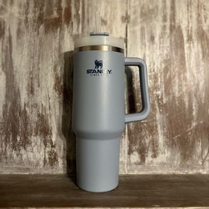 Stanley 40 oz tumbler